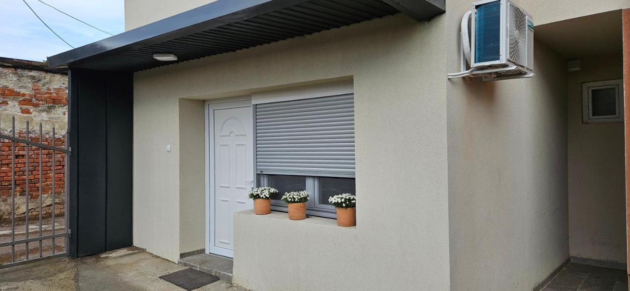 Apartman Sen'S Λέσκοβατς Εξωτερικό φωτογραφία